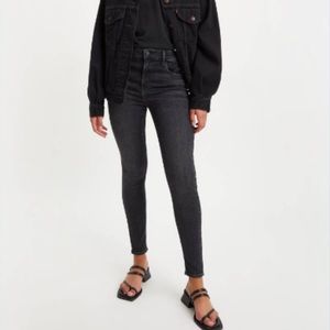 Levi 721 High Rise skinny black jeans